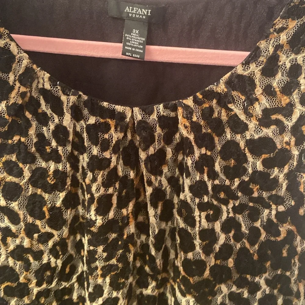 Alfani Cheetah print top size 3x - Picture 4 of 5